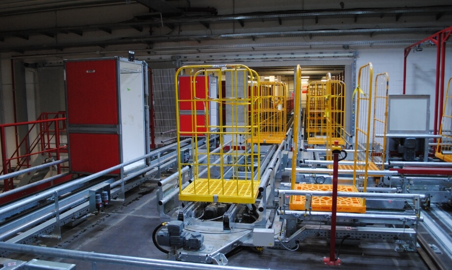 Automated transport system for thermally insulated containers 